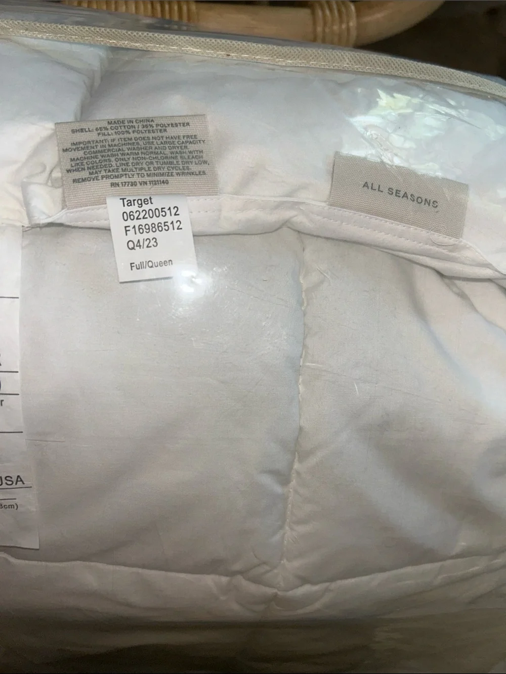 Casaluna F/Q Ultra Weight Premium Down Alternative Comforter